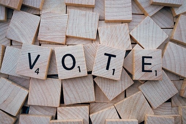 PSD şi PNL, pe primul loc în intenţia de vot a alegătorilor