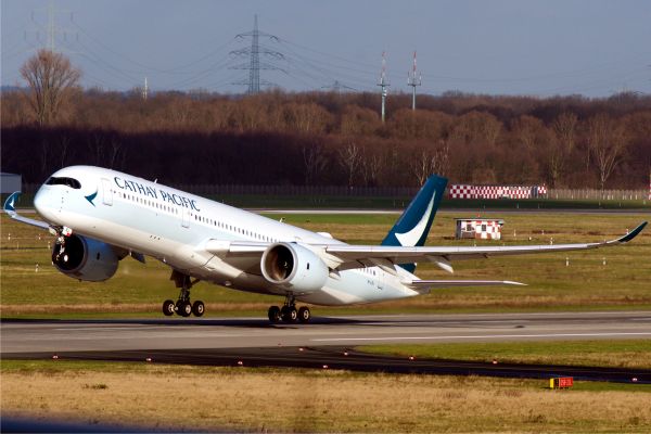 Cathay Pacific intră pe piaţa zborurilor low-cost