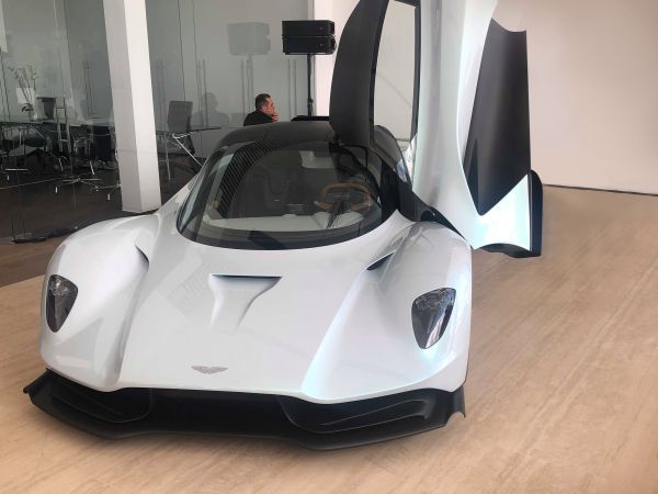 Aston Martin şi-a inaugurat operaţiunile din ţara noastră