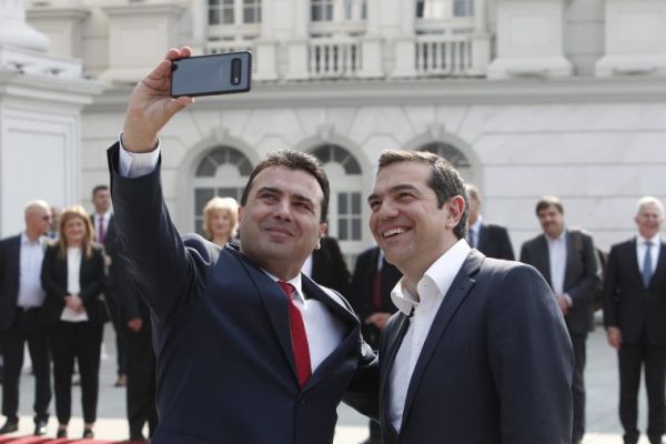 Alexis Tsipras şi Zoran Zaev (Sursă foto: Twitter)
