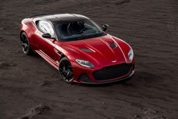 "Experienţa la volanul unui Aston Martin trebuie trăită, nu descrisă"