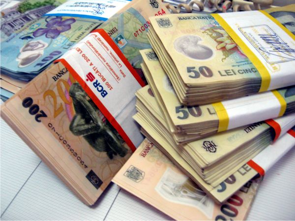 Câştigul salarial mediu net a crescut cu 17,9%