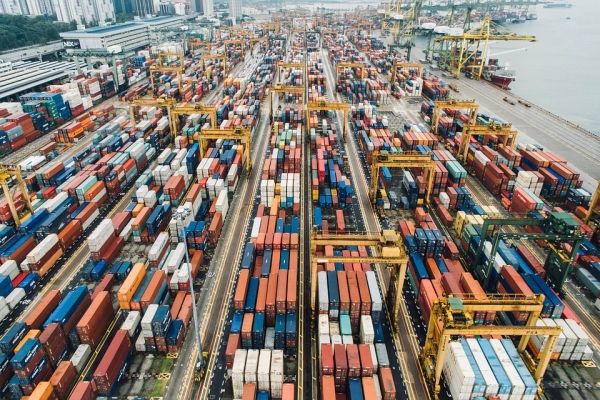  Exporturile au înregistrat cel mai semnificativ declin din ultimele 12 luni