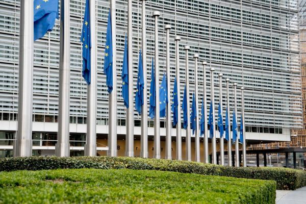 Uniunea Europeană aprobă revizuirea legislaţiei privind drepturile de autor