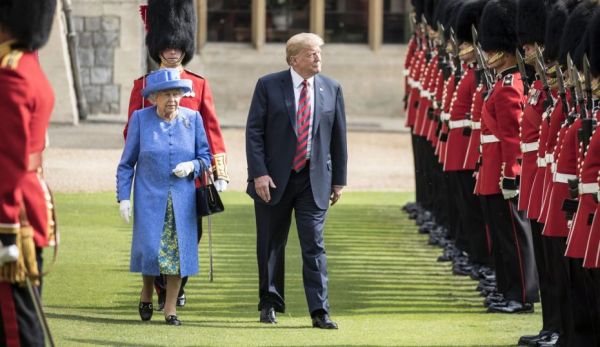 Regina Elisabeta şi Donald Trump (Sursa foto: Twitter)
