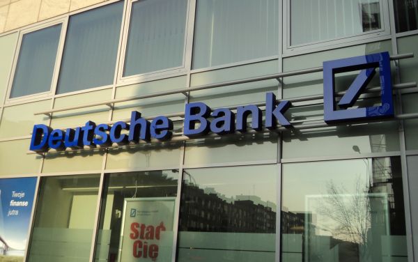 Piaţa bancară europeană aşteaptă o fuziune