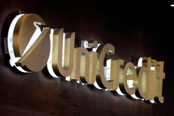 UniCredit pregăteşte reducerea participaţiei sale deţinute la brokerul online FinecoBank