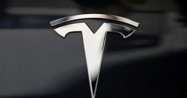 Tesla a închis oferta de acţiuni şi obligaţiuni în valoare de 2,7 miliarde de dolari