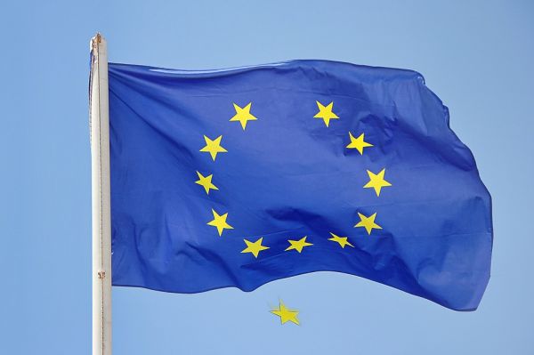 "De oriunde veniţi din UE, să continuăm împreună pentru pace şi prosperitate"
