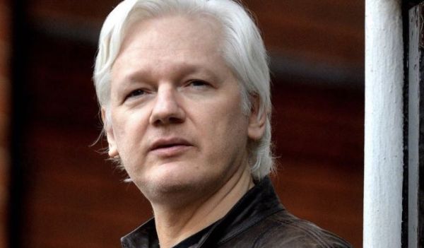Julian Assange (Sursă foto: Twitter)