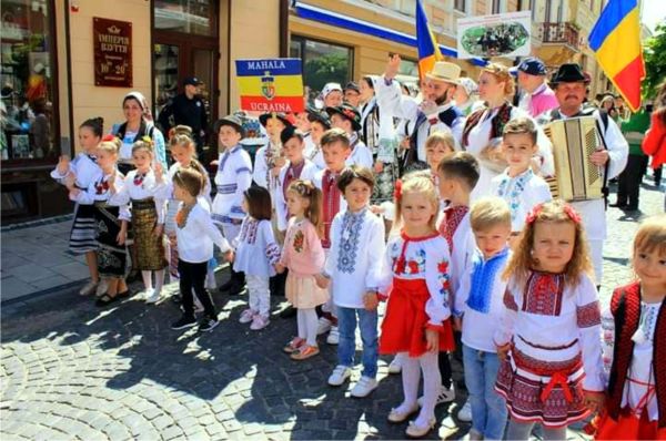 Comunităţile de români, lăsate de izbelişte de autorităţile de la Bucureşti