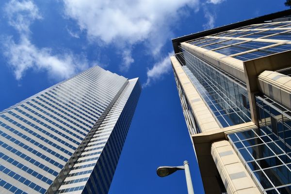 Peste 20.000 de locuinţe se construiesc în Capitală