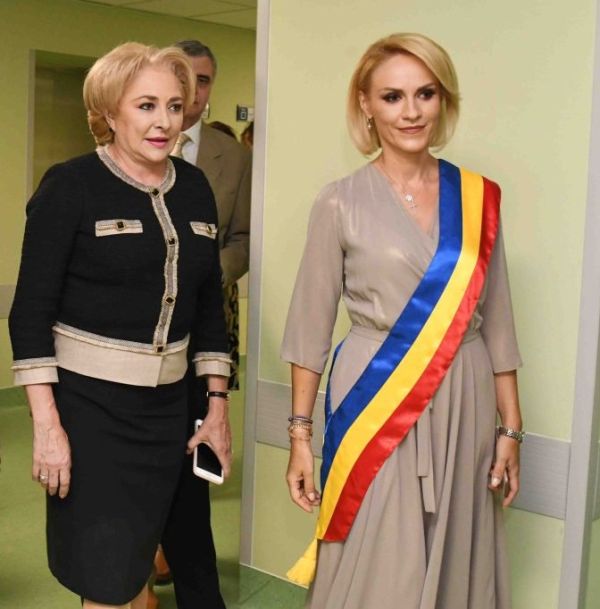 Viorica Dăncilă şi Gabriela Firea (Sursa foto: Twitter)