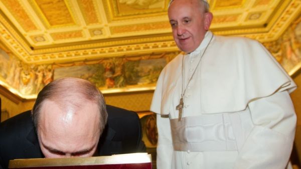 Vladimir Putin şi Papa Francisc (Sursa foto: Twitter)