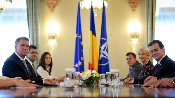 Opoziţia semnează acordul politic propus de Klaus Iohannis