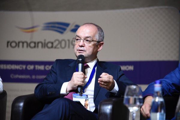 Emil Boc (Sursa foto: Twitter)