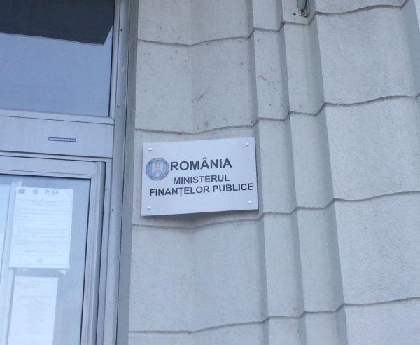 Finanţele au atras astăzi 45 de milioane de lei de la bănci