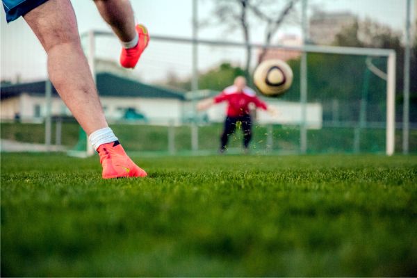 Mondial cu probleme - Platini, reţinut pentru declaraţii
