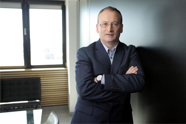 Marian Pîrvu, directorul general Depaco-Wetterbest a precizat că deschiderea showroomului din Braşov face parte din strategia companiei de a fi mai aproape de clientul final şi este în acord cu obiectivele pe care aceasta şi le-a setat, pe termen mediu, de creştere a cotei de piaţă şi a notorietăţii brandului.