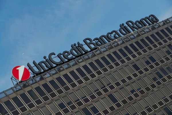 UniCredit se va concentra pe creştere organică