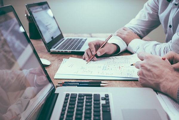 Activitatea de tranzacţionare de pe piaţa IPO globală scade 