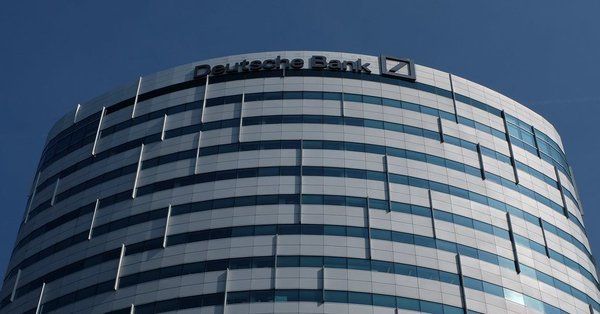 Deutsche Bank va desfiinţa 18.000 de locuri de muncă
