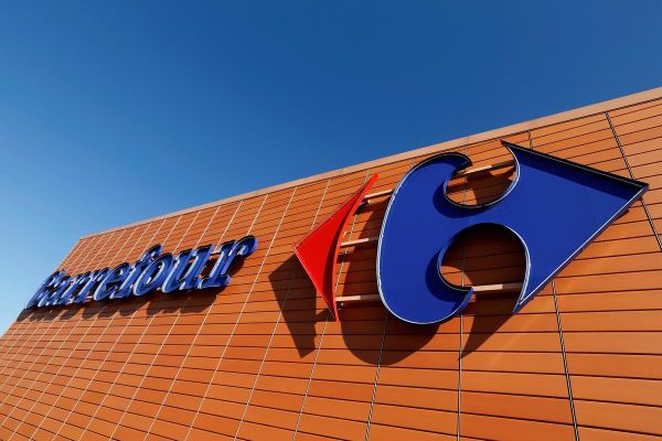 Carrefour obţine 290 de milioane de euro în urma vânzării participaţiei deţinute la Cargo