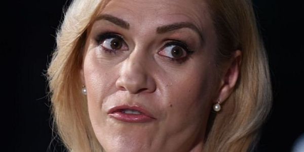 Gabriela Firea (Sursa foto: Twitter)