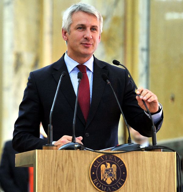 Membrii Comitetului Executiv Naţional al PSD au convenit "de principiu", în şedinţa de luni, asupra aplicării a două măsuri cu impact social, a anunţat ministrul Finanţelor Publice, Eugen Teoorovici.