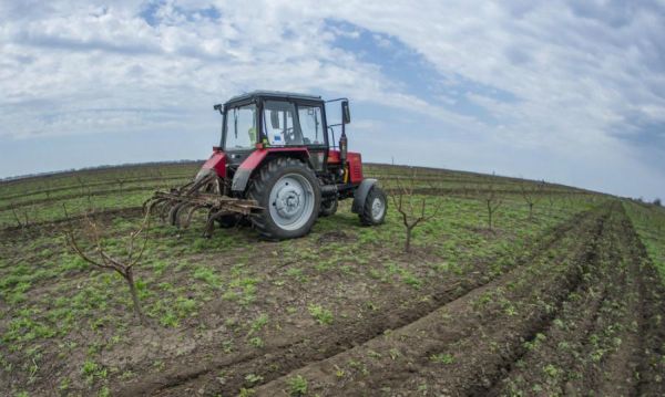 Importurile de tractoare au depăşit 230 milioane euro