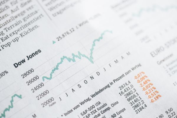 Wall Street a deschis în scădere