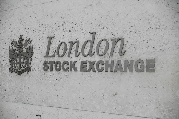 London Stock Exchange preia cel mai mare rival al Bloomberg