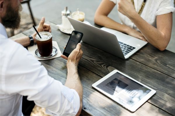 Traducerea devine mai facilă cu ajutorul inteligenţei artificiale