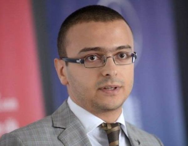 Iancu Guda, Services Director Coface România, a declarat: "După un deceniu în care aproximativ un milion de companii şi-au întrerupt activitatea, din care aproape 150.000 insolvente, fenomenul insolvenţelor scade la minime istorice". 