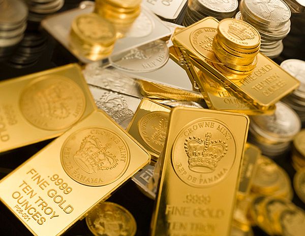 Preţul aurului - văzut de analişti la 1.600 dolari uncia, în şase luni 