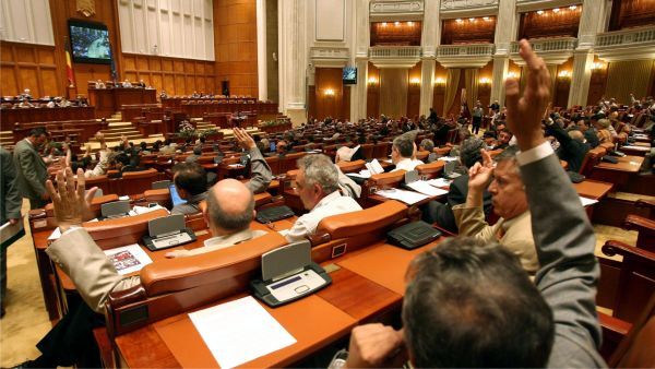 Camera Deputaţilor a respins proiectul de lege privind graţierea