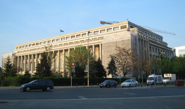 IMM-urile de la noi propun regândirea structurii Executivului