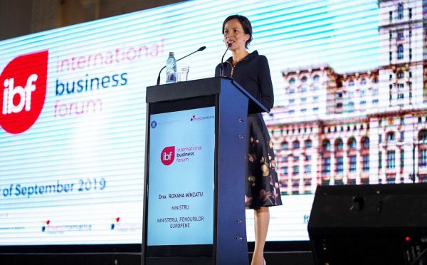 Roxana Mânzatu, ministrul fondurilor europene, a afirmat că statul trebuie să se ocupe de educaţia antreprenorială a cetăţenilor cu idei bune de afaceri şi care primesc subvenţii prin fonduri europene sau prin programe de genul Start-Up Nation.
