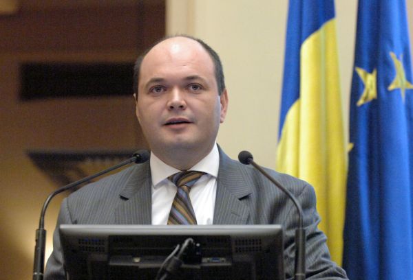 Ionuţ Dumitru, economist şef al Raiffeisen Bank