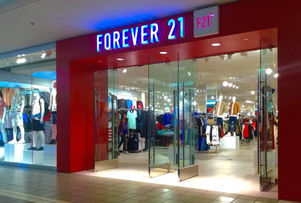 Distribuitorul de haine Forever 21, sub protecţia Legii falimentului