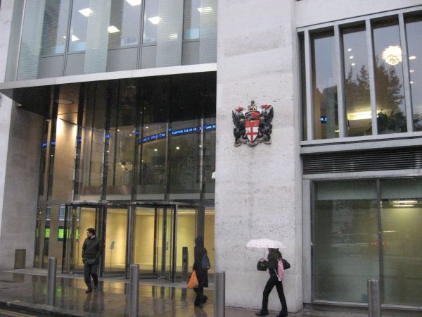 Surse: Unii acţionari LSE cer Hong Kong Exchanges să majoreze oferta de preluare