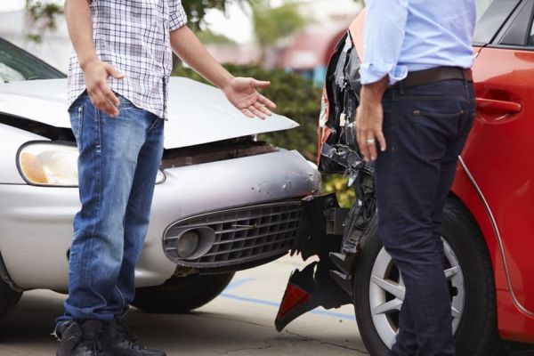 Vă este teamă de calitatea unei maşini la mâna a doua? Verificaţi singur istoricul complet al vehiculului înainte de a-l cumpăra