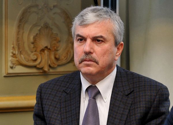 Asupra lui Dan Nica planează suspiciuni, deoarece el ar fi fost implicat în dosarul Microsoft.