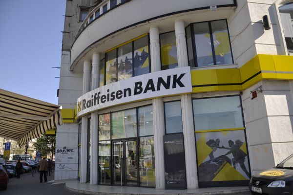 Raiffeisen Bank - amendată cu 150.000 euro