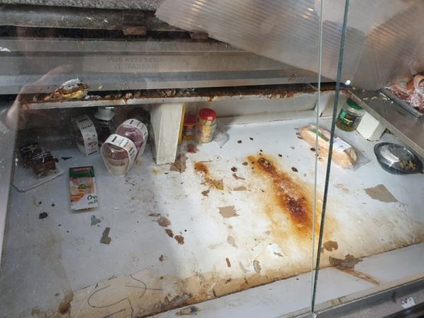  La Cocoşatu şi La Gil - închise de ANPC 