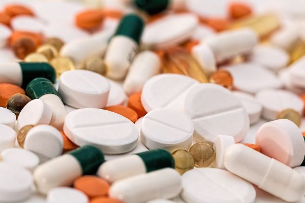 Companiile farmaceutice cer închiderea investigaţiilor legate de criza opioidelor