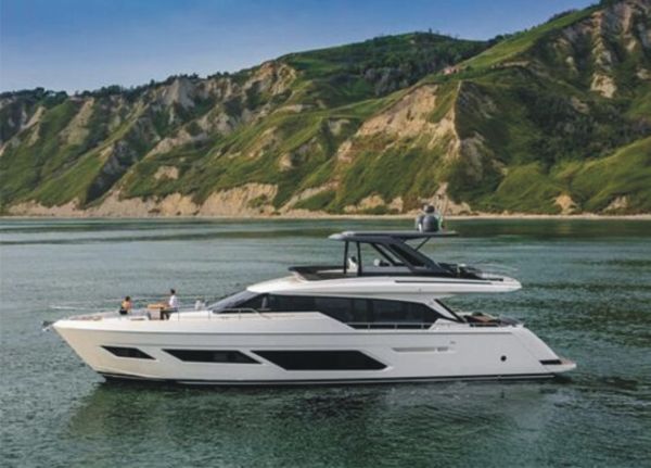 Producătorul de iahturi Ferretti renunţă la IPO-ul de la Milano