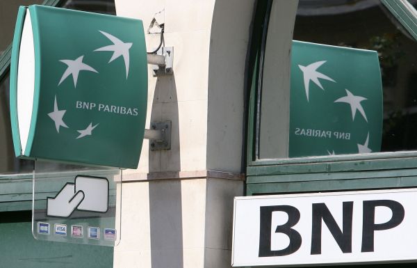 BNP, în fruntea listei pentru preluarea diviziei de derivate a Deutsche Bank