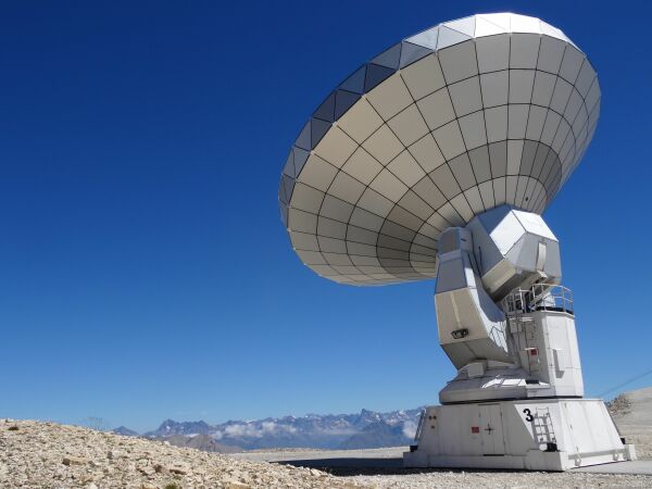 Astronomii au descoperit o nouă planetă pitică