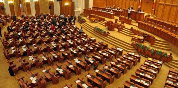 Camera Deputaţilor a adoptat legea organizării examenului de rezidenţiat
